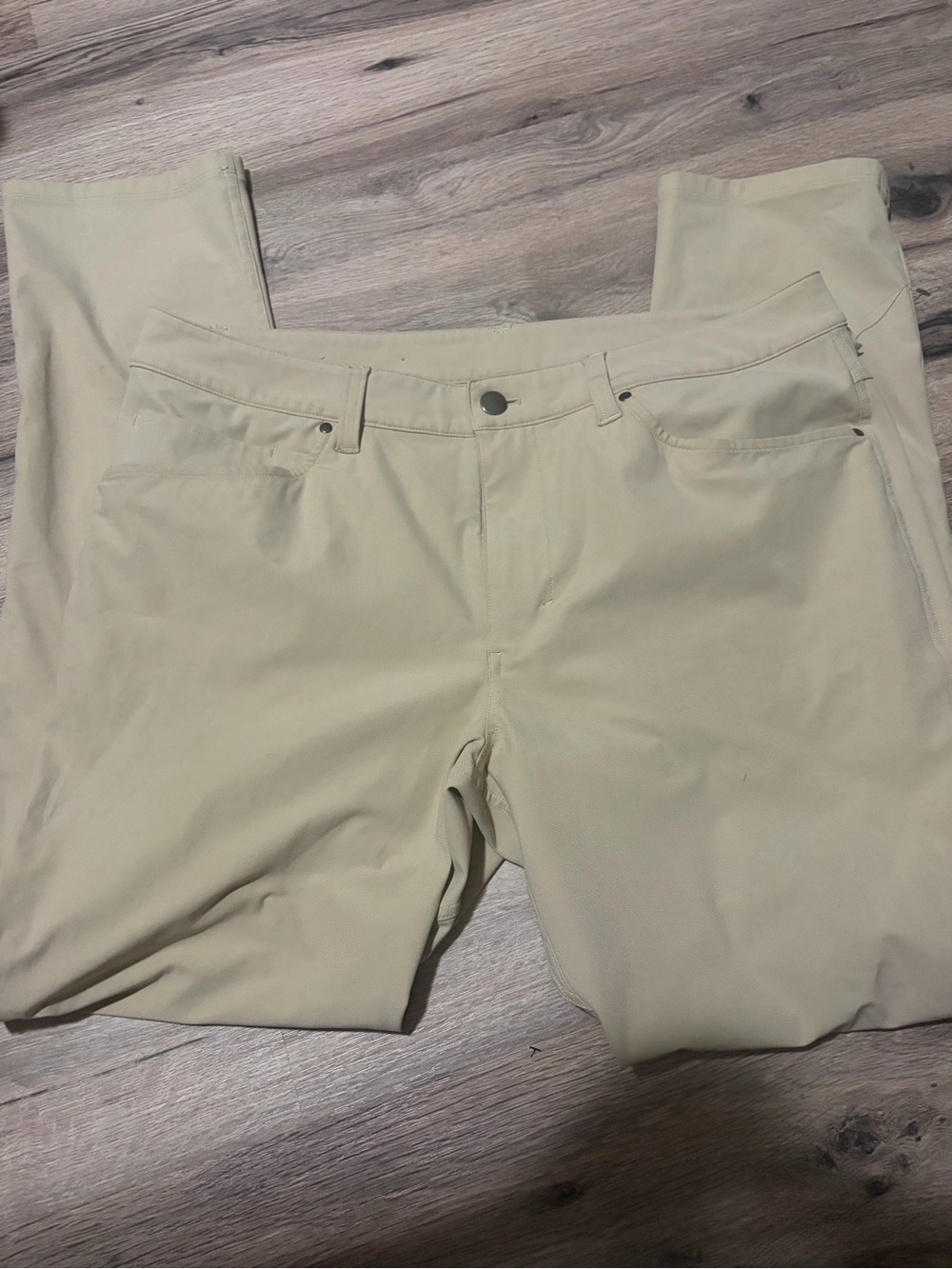 lululemon athletica Men's Chino-Style Stretch Pants in Light Tan 34 x 30